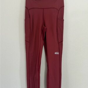 REI Co-op Women Size M Burgundy High Waist Leggings Side Pockets Outdoor